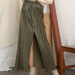 Umgee Olive Velvet Pleated Pull On Maxi Skirt Size Small
